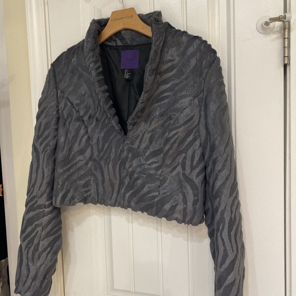 Forever 21 Jackets & Blazers - Forever 21 Vintage Style Whimsical Short Gray Bollero Jacket L‎  Zip Wrist  3789